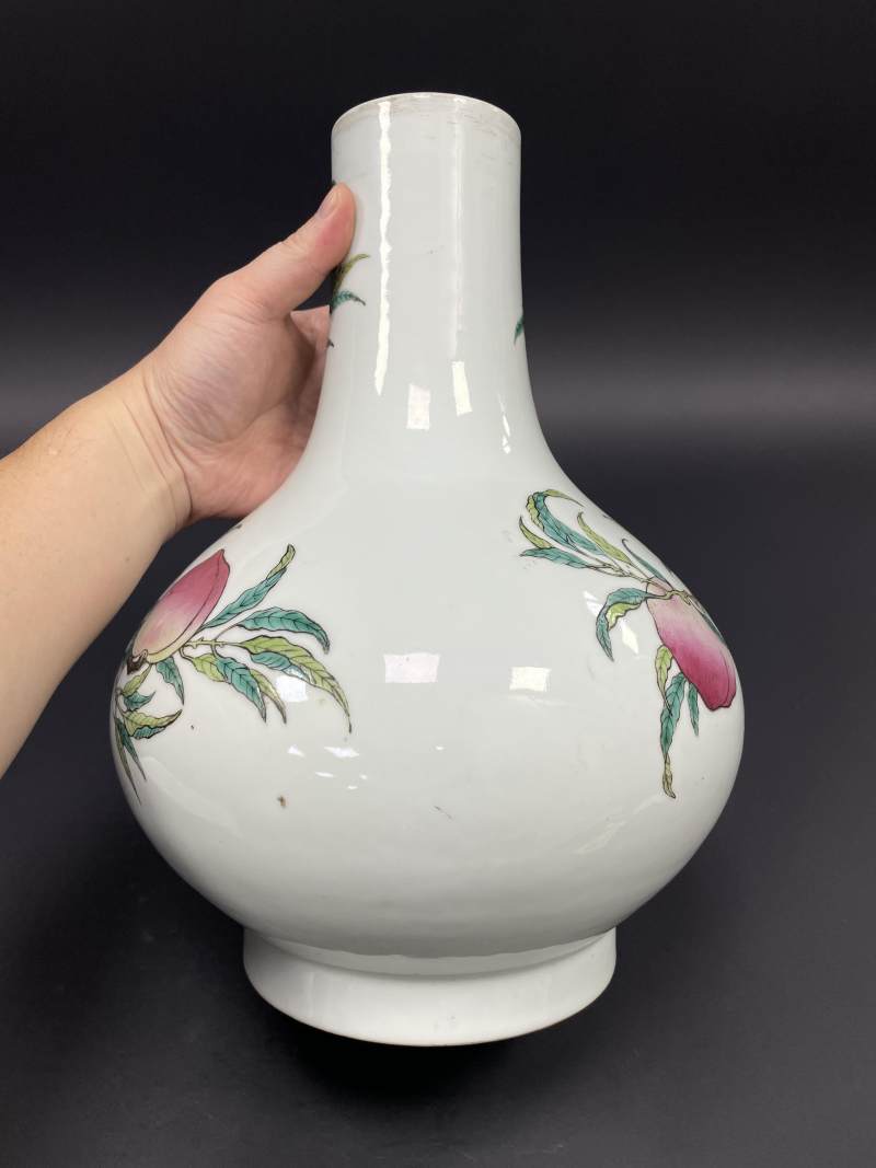 清光绪 粉彩九桃荸荠瓶 - 图6