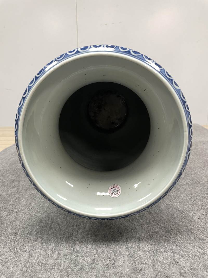 清中期 青花山水人物纹大灯笼瓶一对 - 图20