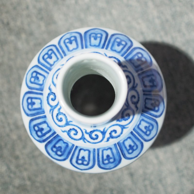清乾隆 青花折枝花卉纹锥瓶 - 图20