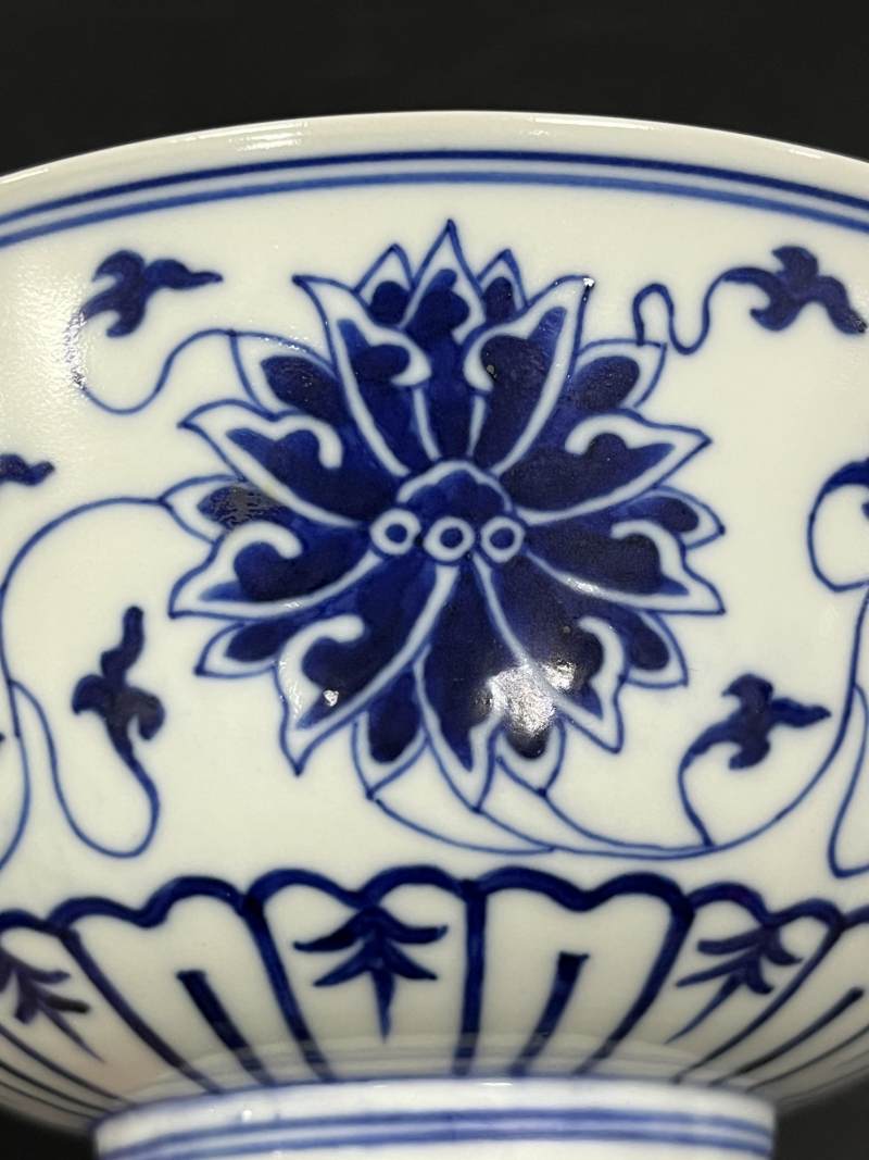 清宣统 青花缠枝莲纹大碗 - 图8