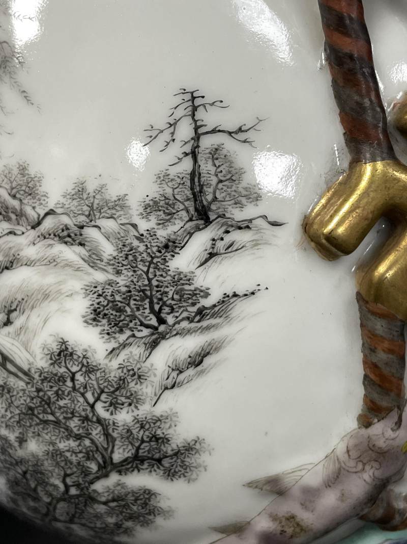 民国 墨彩加粉彩山水人物纹如意万年耳尊 - 图12