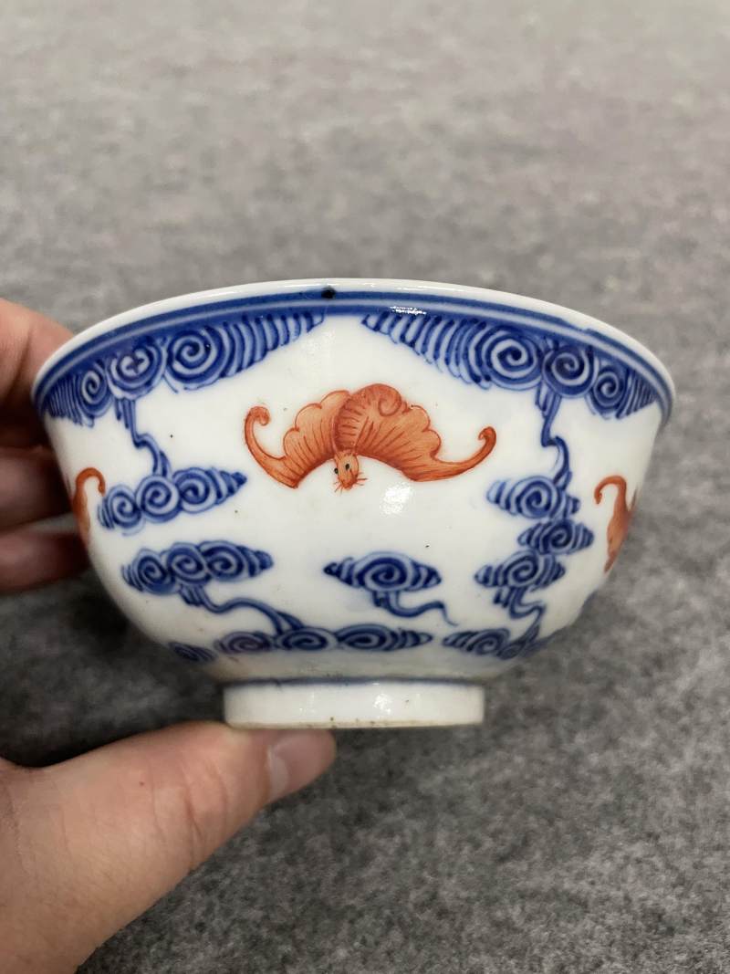 清光绪 青花矾红洪福齐天图杯、碗、盖碗、盘、匙八十三只 - 图32