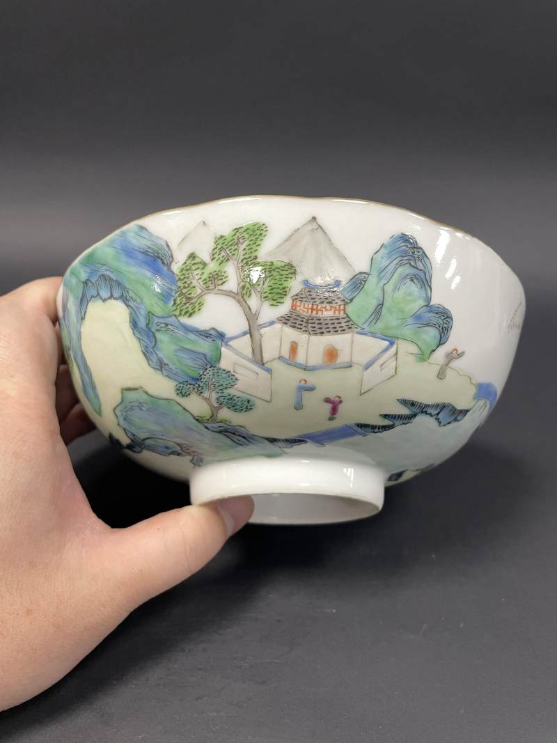 清道光 粉彩山水人物纹花口大碗 - 图6