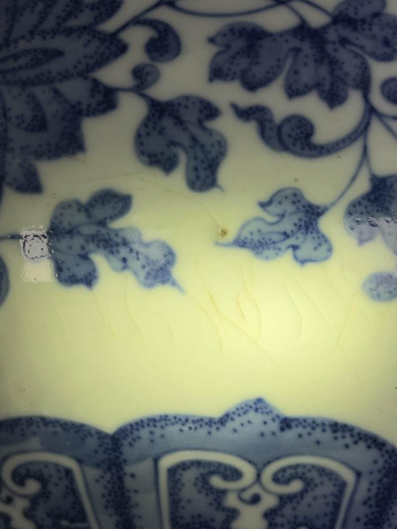 清晚期 青花缠枝莲纹赏瓶 - 图16
