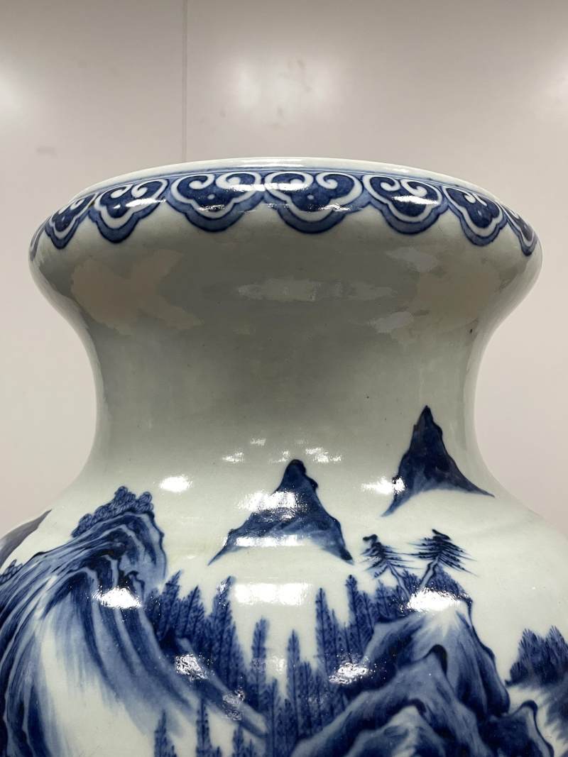 清中期 青花山水人物纹大灯笼瓶一对 - 图7