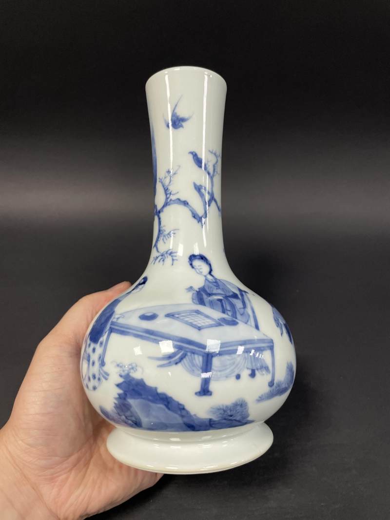 清康熙 青花四美图瓶 - 图2