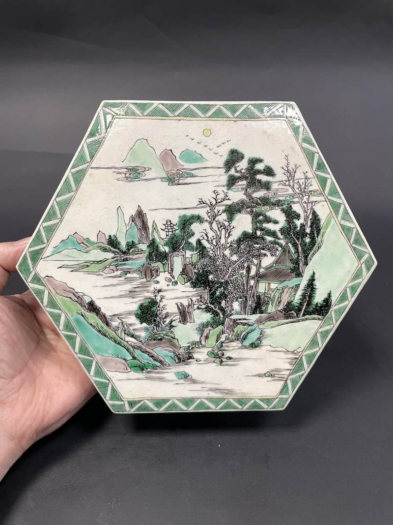 清康熙 素三彩山水人物纹六方几 - 图2