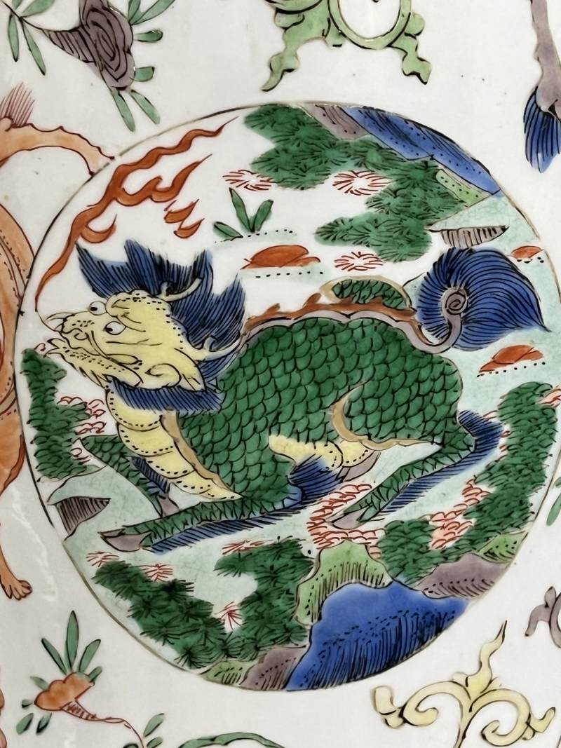 清康熙 五彩瑞兽花蝶纹将军罐一对 - 图51