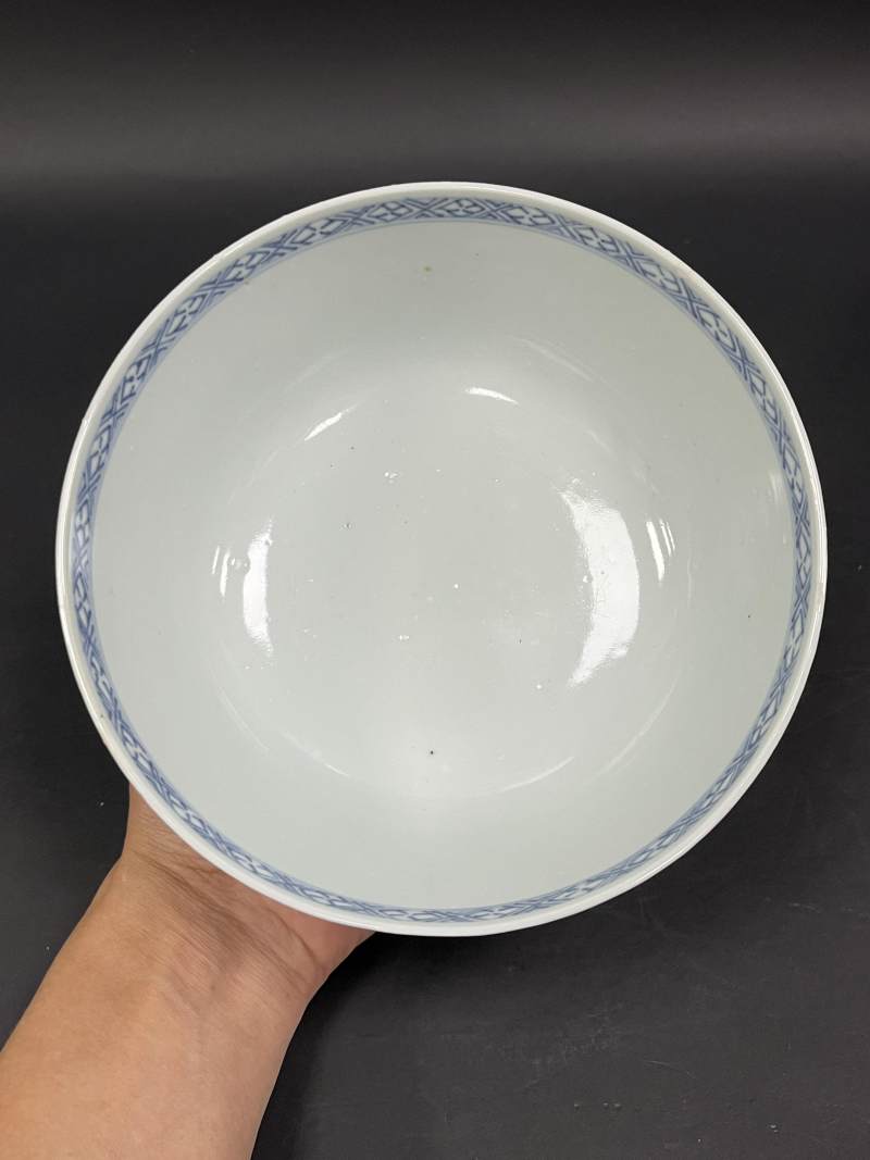 清雍正 青花山水人物纹大碗一对 - 图6
