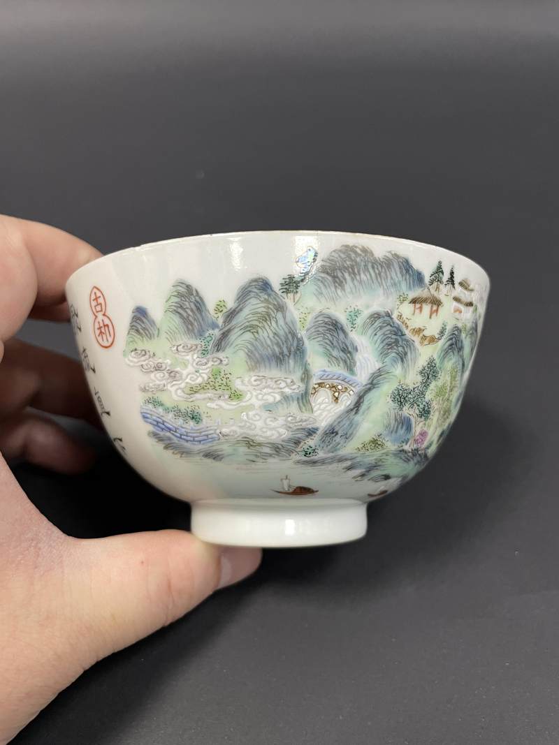 清中期 粉彩江西十景之庐山瀑布山水楼阁诗文碗 - 图2