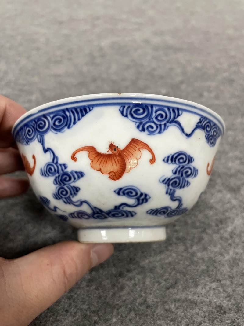 清光绪 青花矾红洪福齐天图杯、碗、盖碗、盘、匙八十三只 - 图33