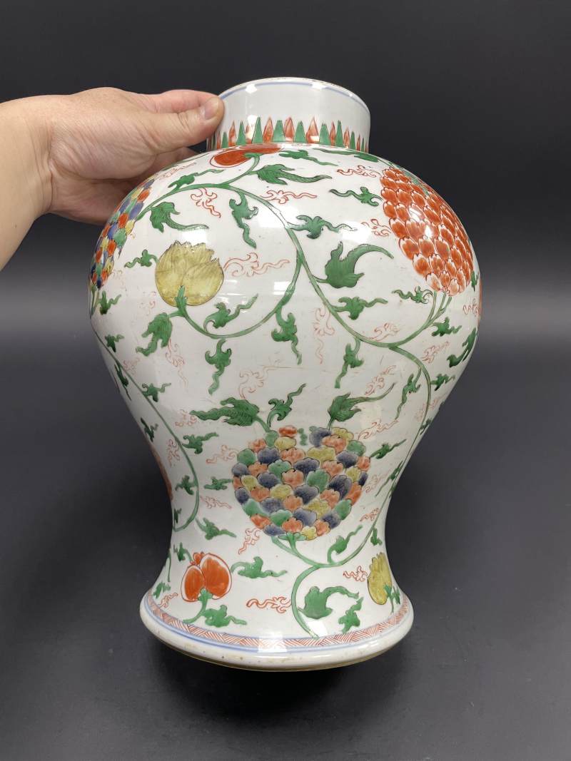 清康熙 五彩缠枝花卉纹将军罐 - 图4