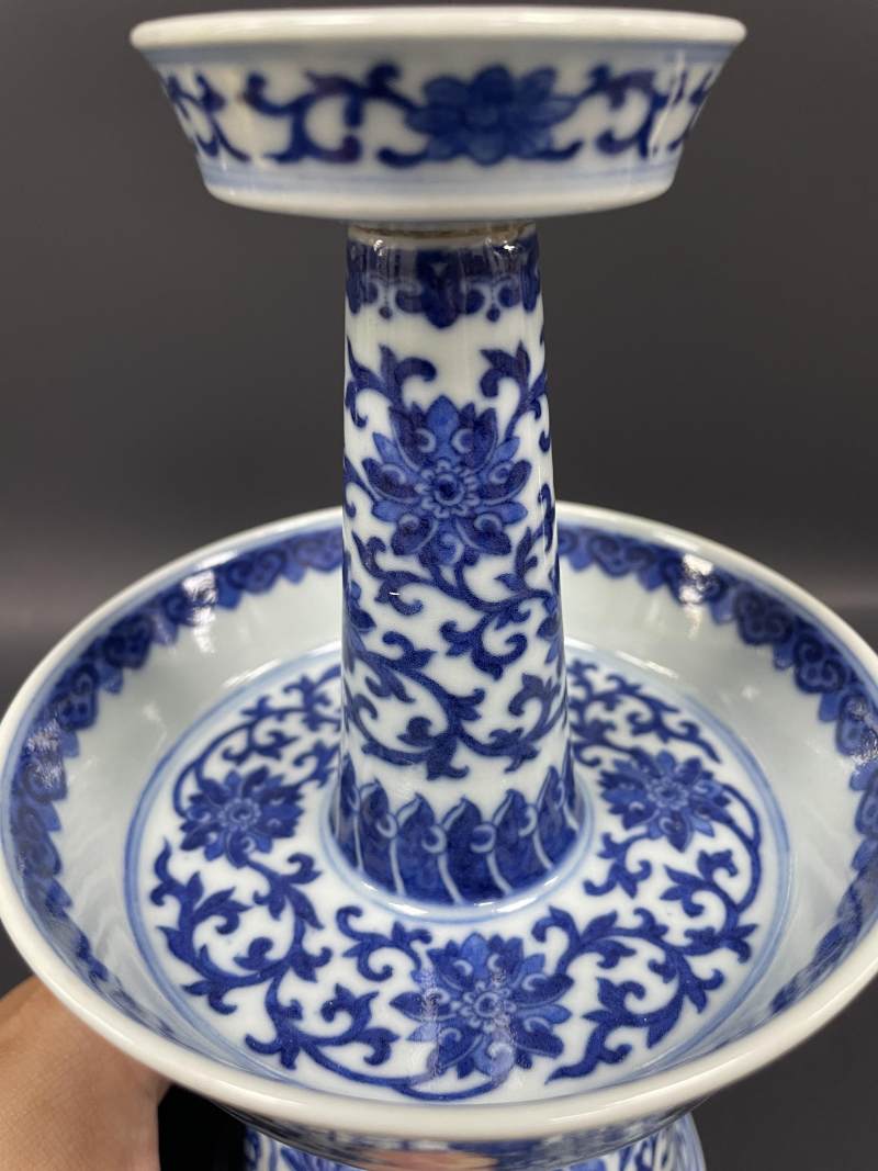 清道光 青花缠枝莲托八宝纹烛台 - 图11