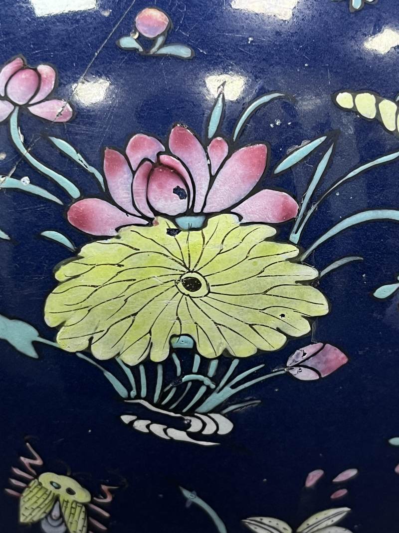 清中期 蓝釉粉彩花蝶纹罐一对 - 图11