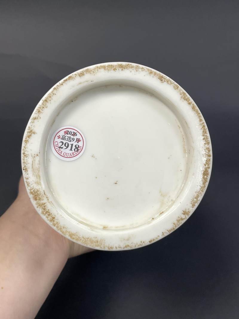 清 德化白釉狮耳筒瓶 - 图10