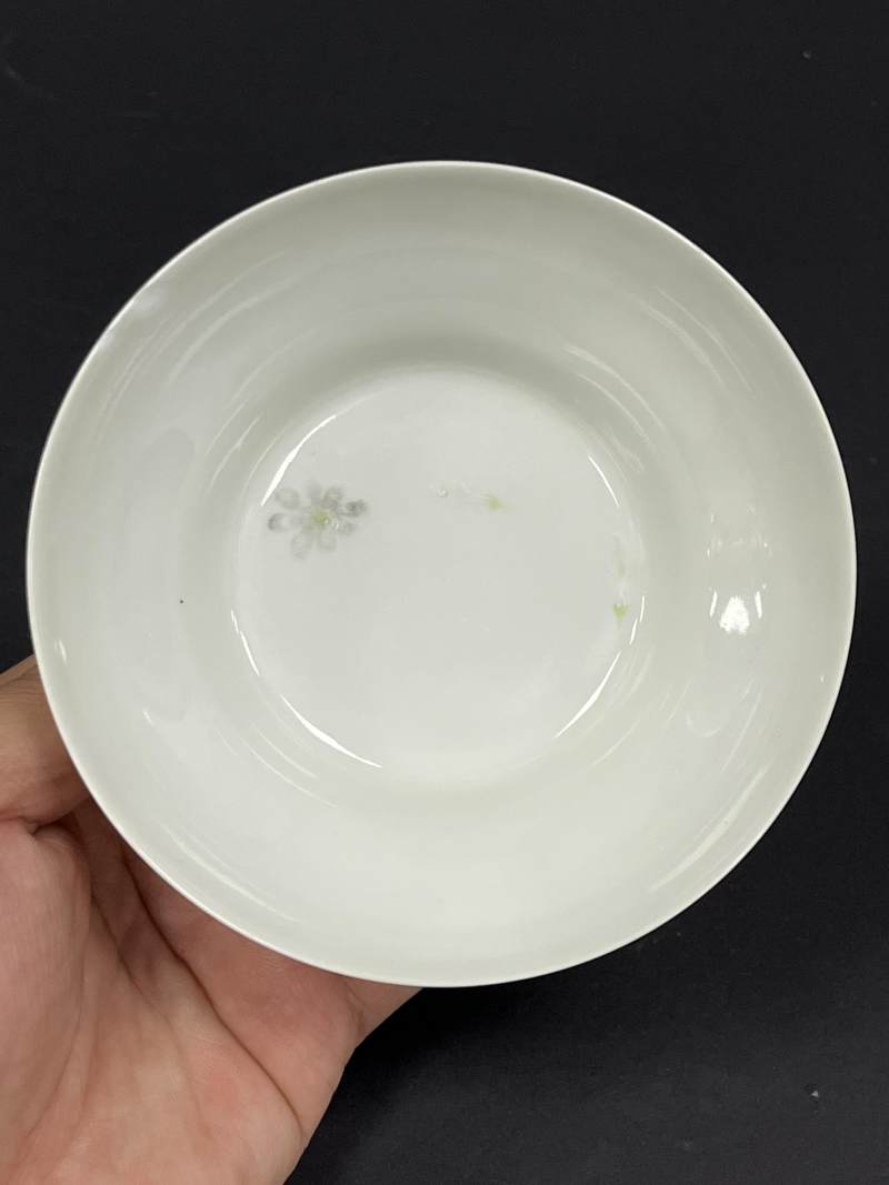 清嘉庆三年（1798年） 粉彩内朵花纹外福山寿海图小折腰碗 - 图5