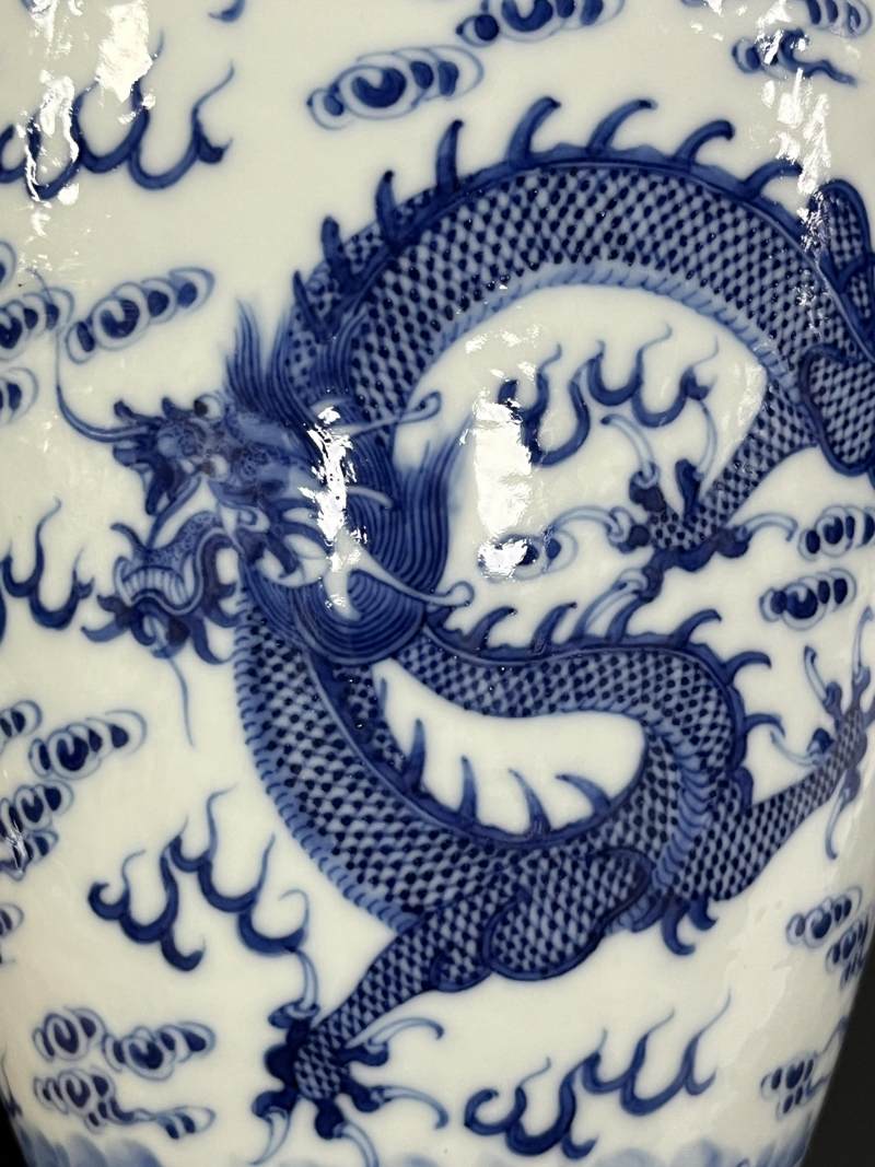 清晚期 青花云龙纹大莱菔瓶 - 图10