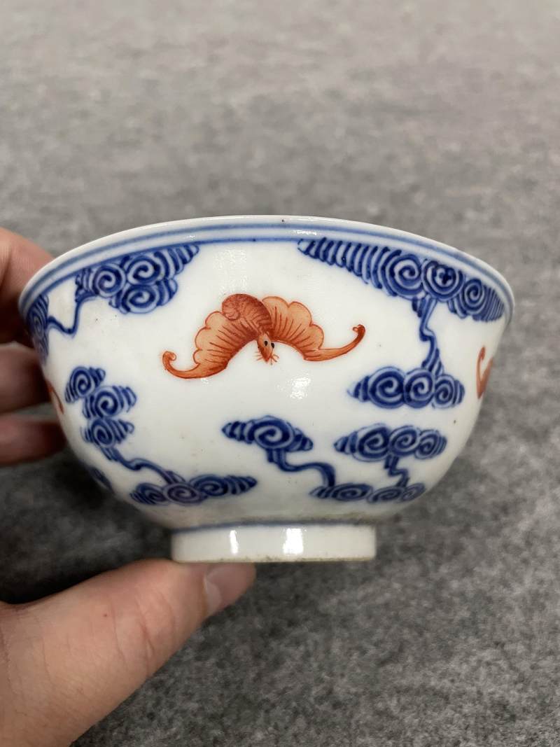 清光绪 青花矾红洪福齐天图杯、碗、盖碗、盘、匙八十三只 - 图34