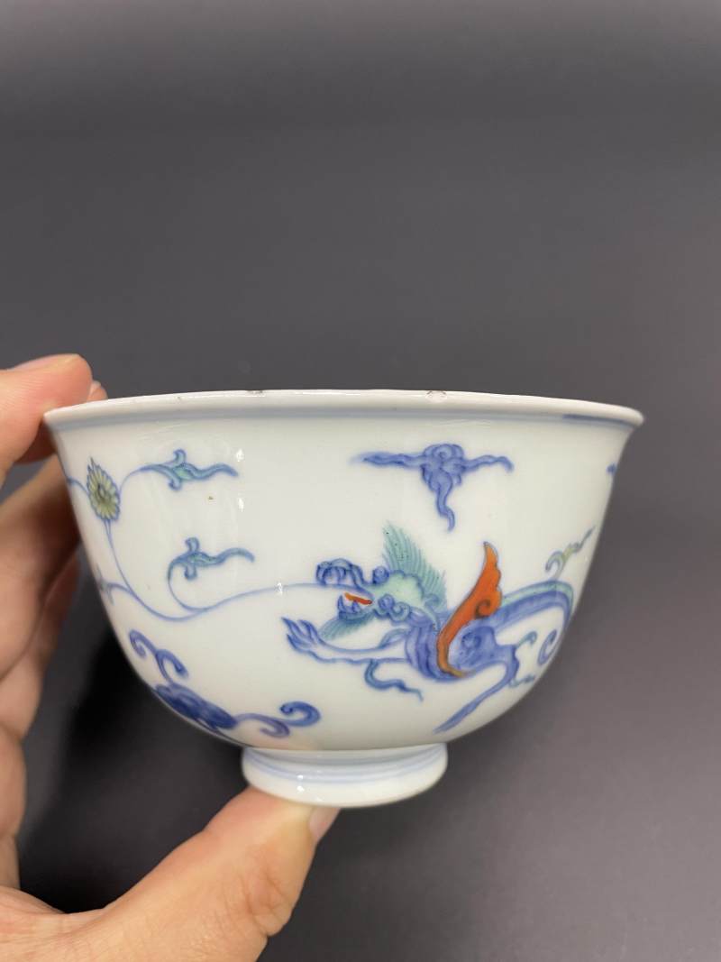 清雍正 斗彩穿花螭龙纹杯 - 图13