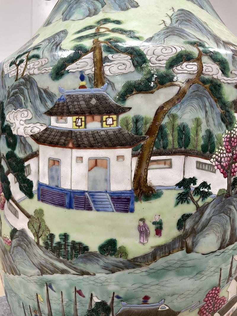 清中期 粉彩江西十景山水楼阁图螭耳大瓶 - 图9