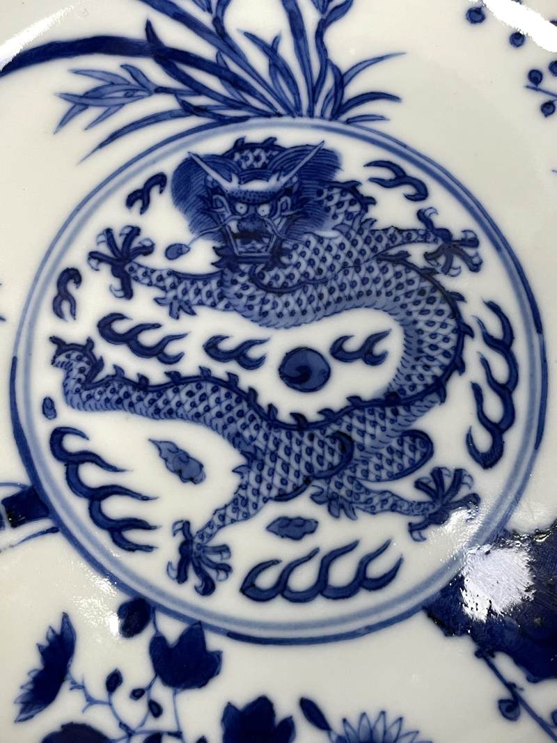 清光绪 青花梅兰竹菊四君子开光云龙纹盘 - 图3