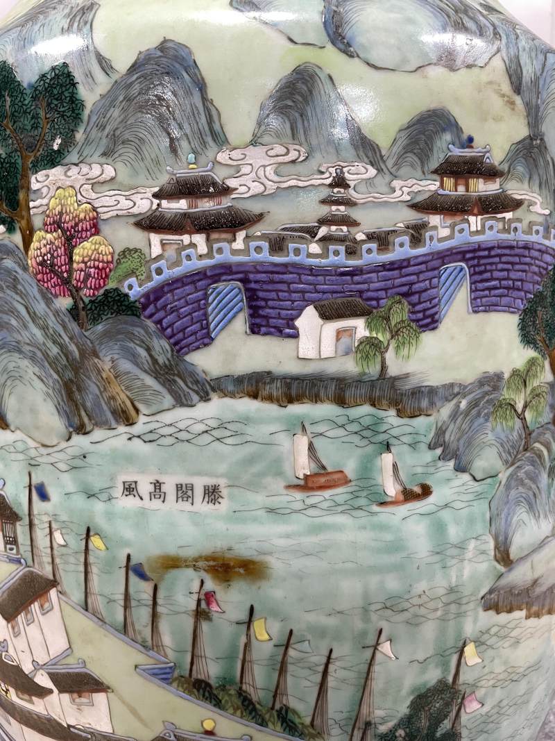 清中期 粉彩江西十景山水楼阁图螭耳大瓶 - 图10