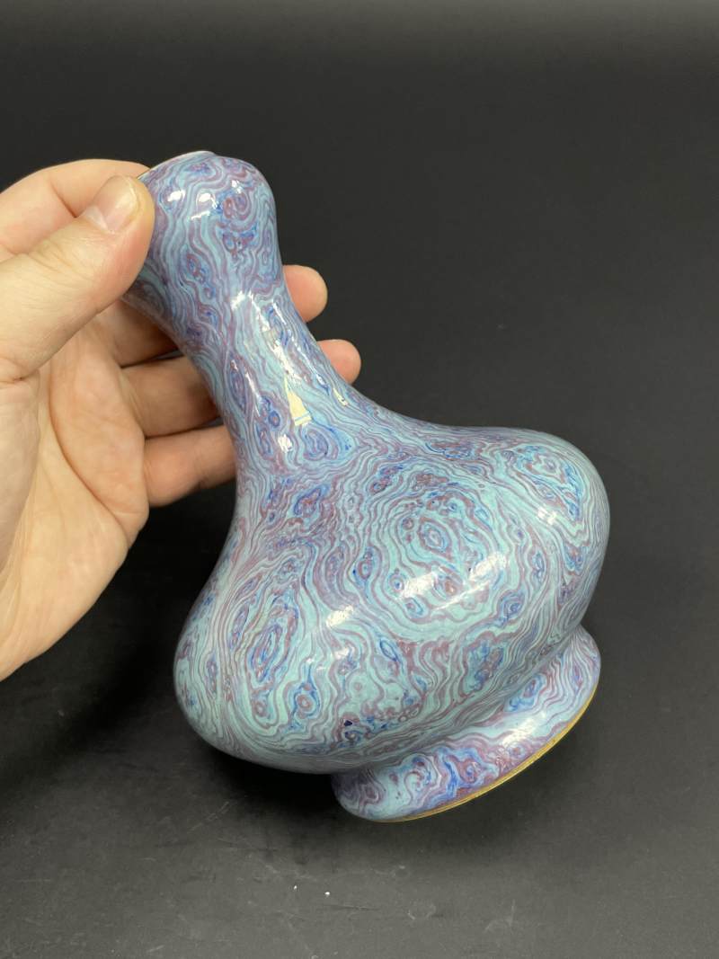 清晚期 仿绞胎蒜头瓶 - 图9