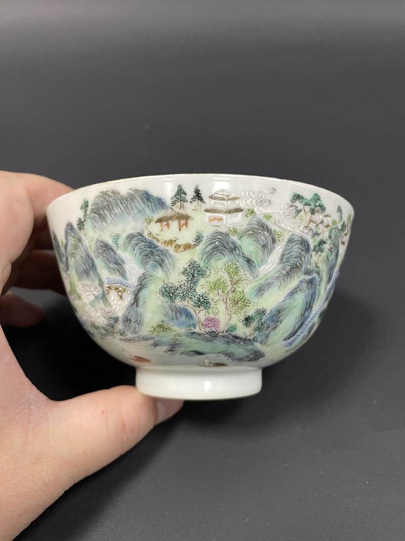 清中期 粉彩江西十景之庐山瀑布山水楼阁诗文碗 - 图3