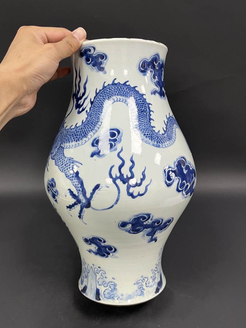 清雍正 青花云龙纹橄榄尊 - 图5