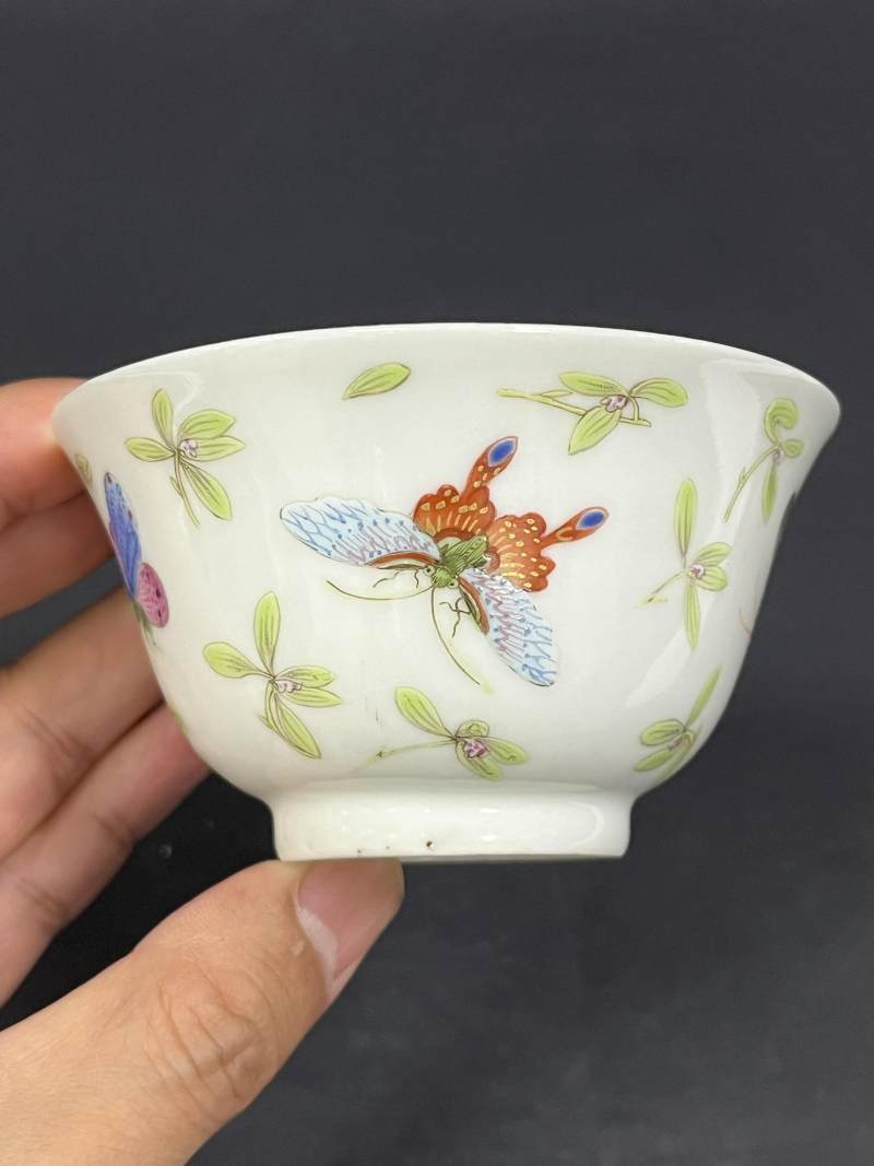 清道光 粉彩花蝶纹茶圆一对 - 图2