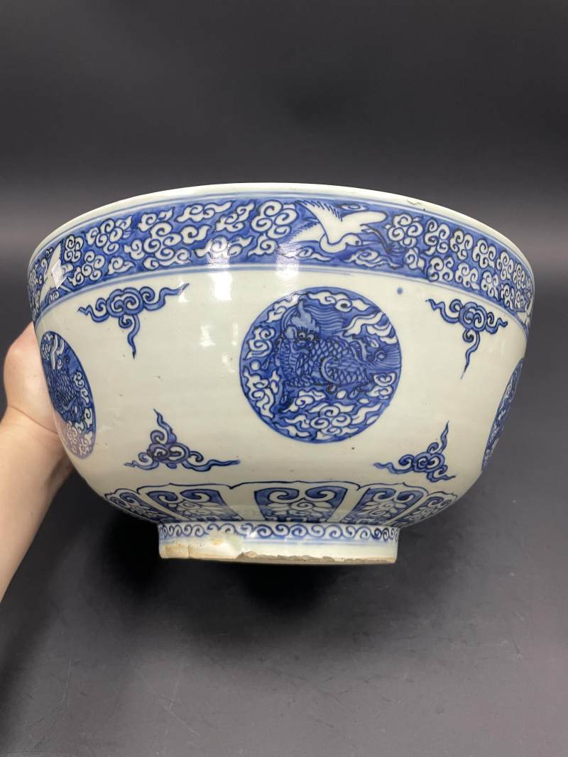 明晚期 青花内松鹿延年图外麒麟纹大碗 - 图5