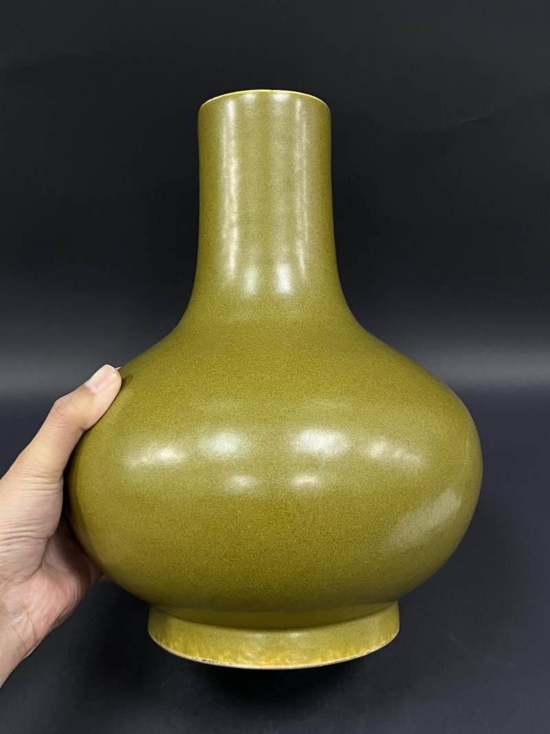 清光绪 茶叶末釉荸荠瓶 - 图3
