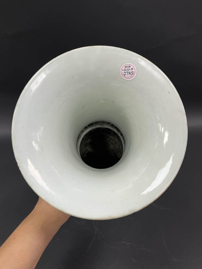 清雍正 粉彩凸雕鹤鹿同春图花觚 - 图5