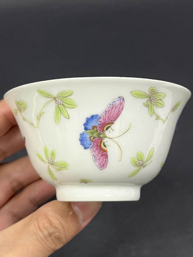 清道光 粉彩花蝶纹茶圆一对 - 图4