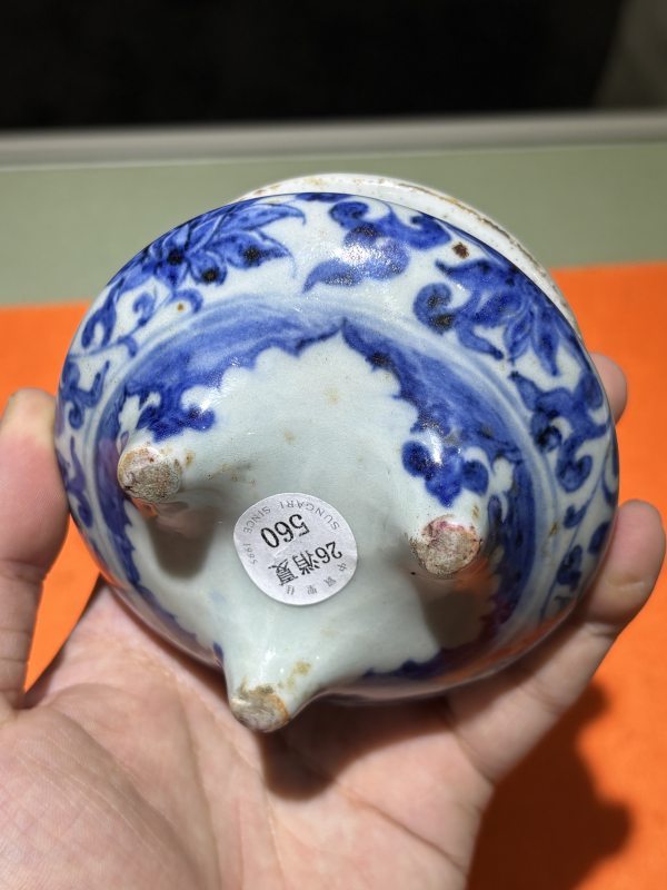 元 青花缠枝莲纹鬲式炉 - 图5