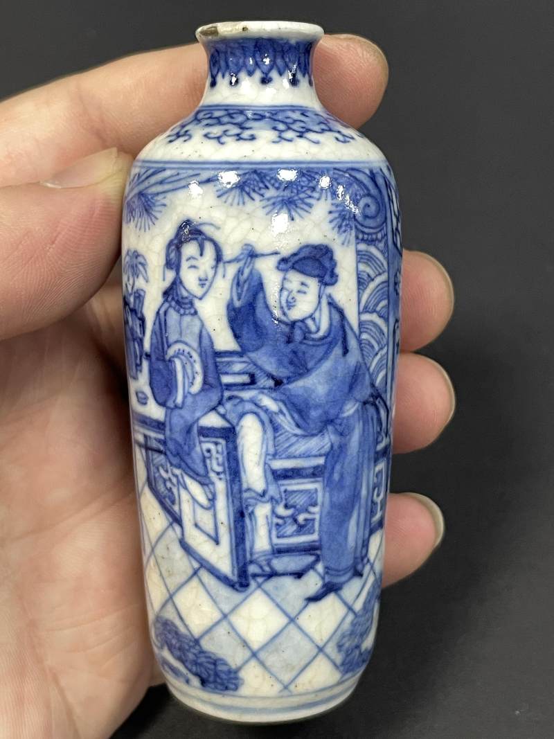 清中期 浆胎青花张敞画眉图烟壶 - 图6