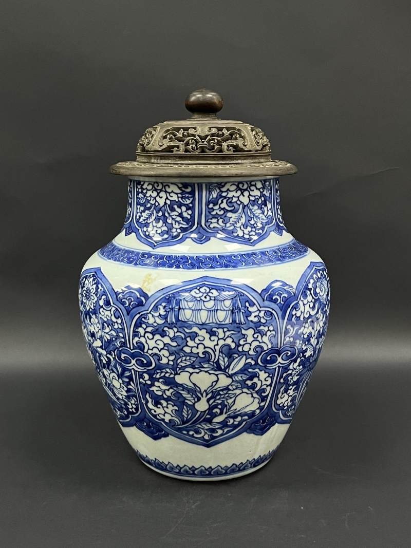 清康熙 青花缠枝莲杂宝纹罐 - 图2