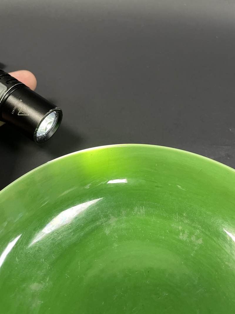 清乾隆 瓜皮绿釉暗刻缠枝莲托八宝纹盘一对 - 图19
