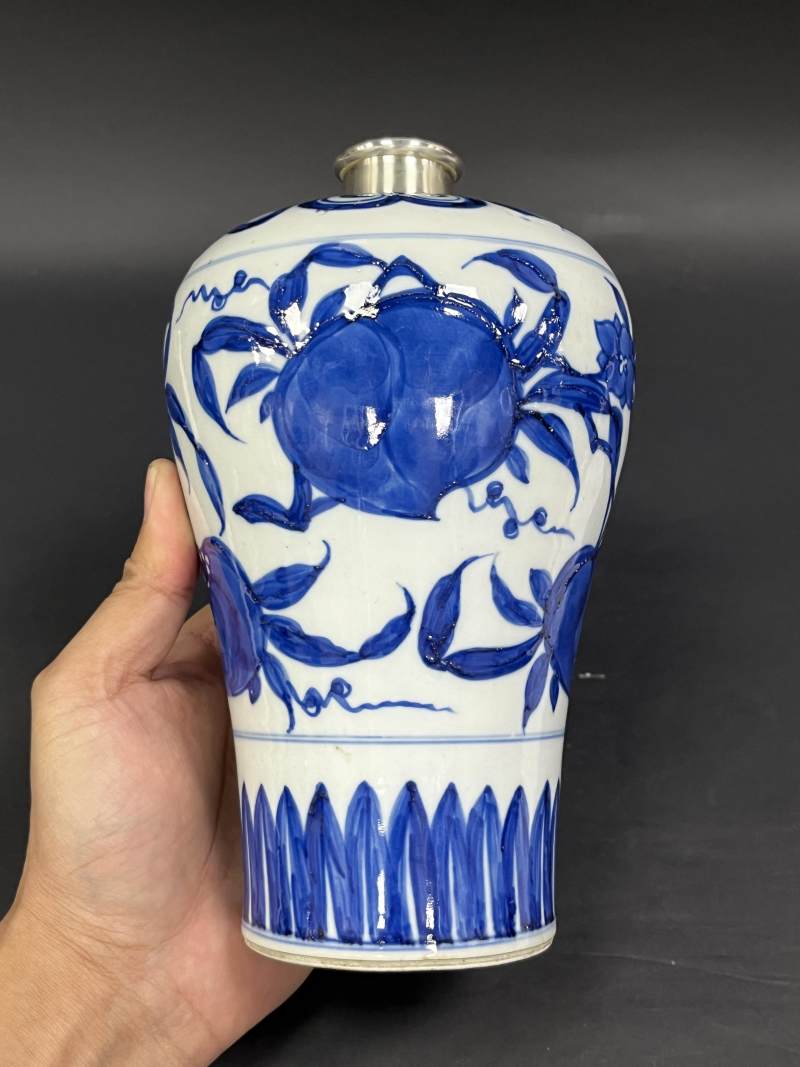 清雍正 青花瑞果纹梅瓶 - 图4