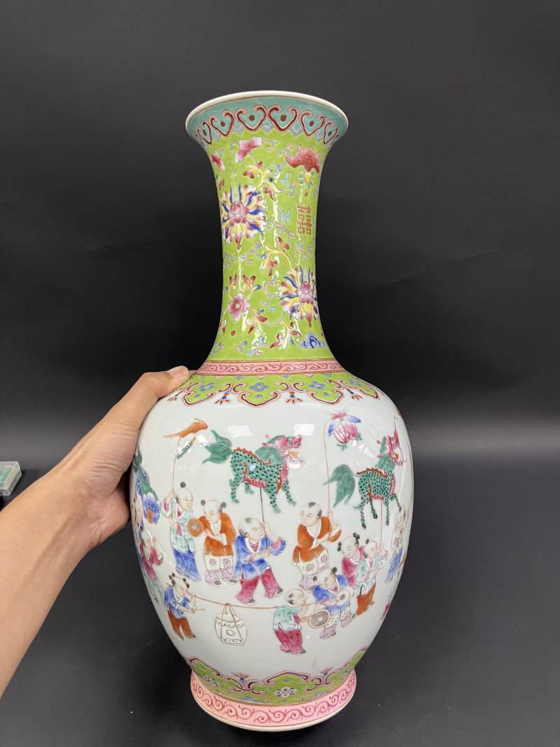清道光 粉彩百子婴戏图瓶 - 图5