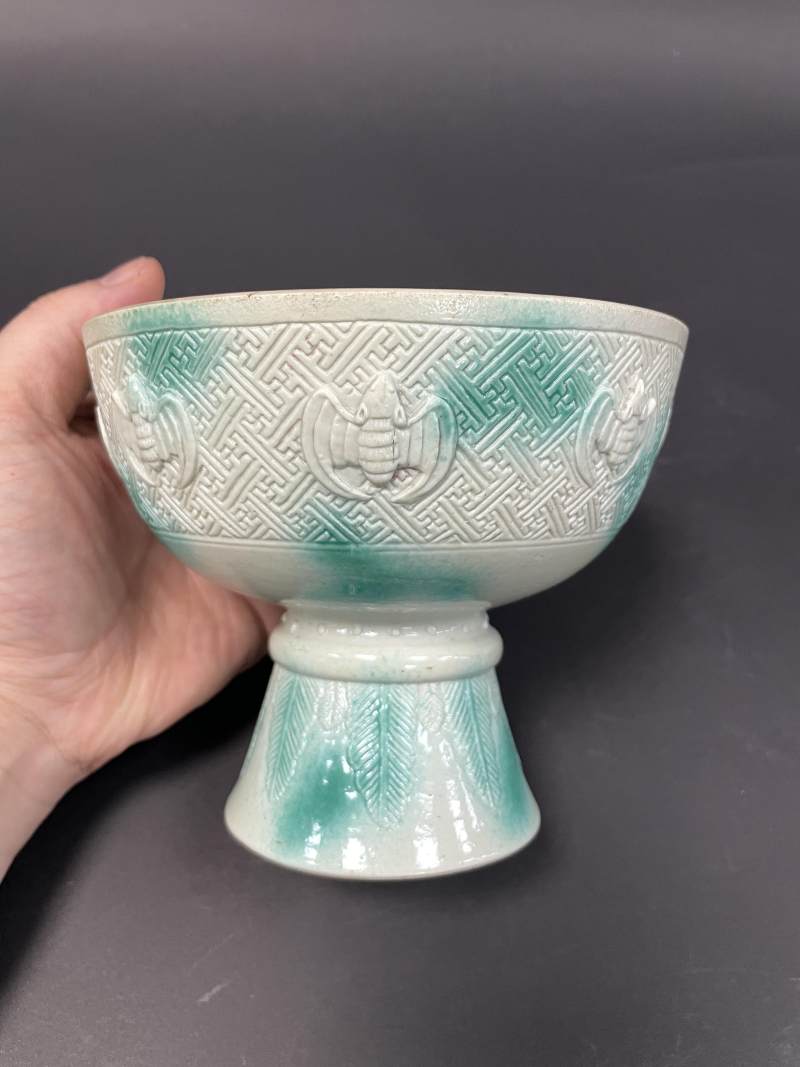 清光绪 仿翡翠釉锦地贴塑蝠纹豆 - 图5