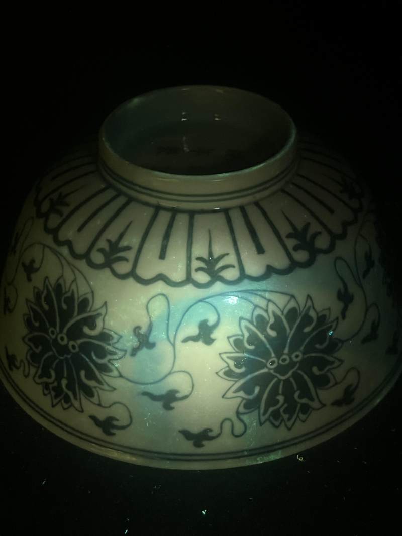 清宣统 青花缠枝莲纹大碗 - 图10