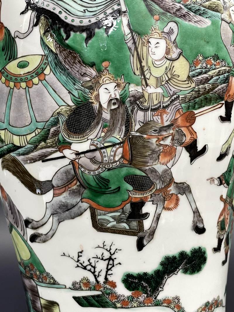 清晚期 五彩刀马人物纹大瓶 - 图13