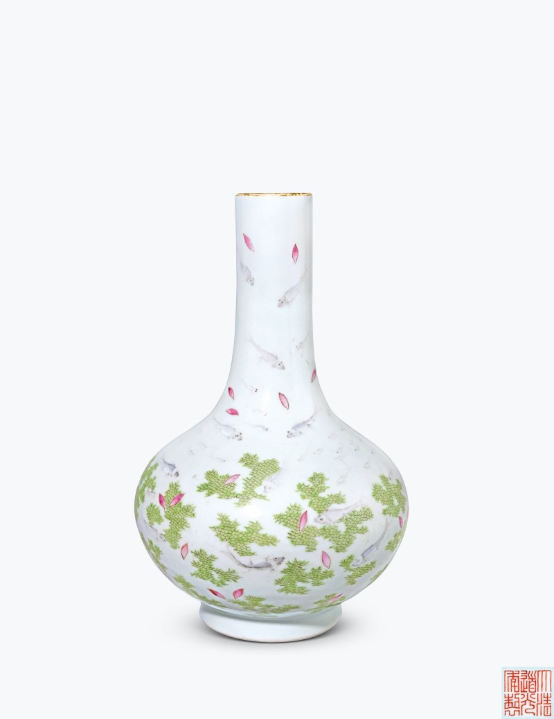 清道光 粉彩落花流水游鱼图瓶 - 图1