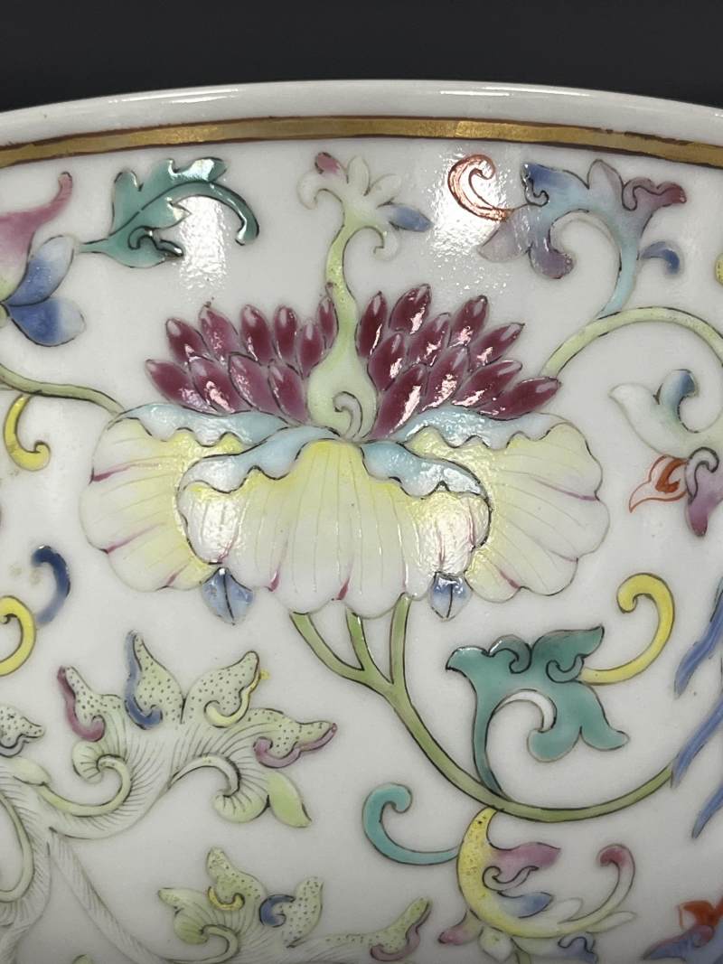 清道光 粉彩穿花夔凤纹大碗 - 图12