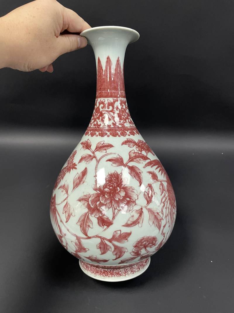 清雍正 釉里红穿花凤纹大玉壶春瓶 - 图3