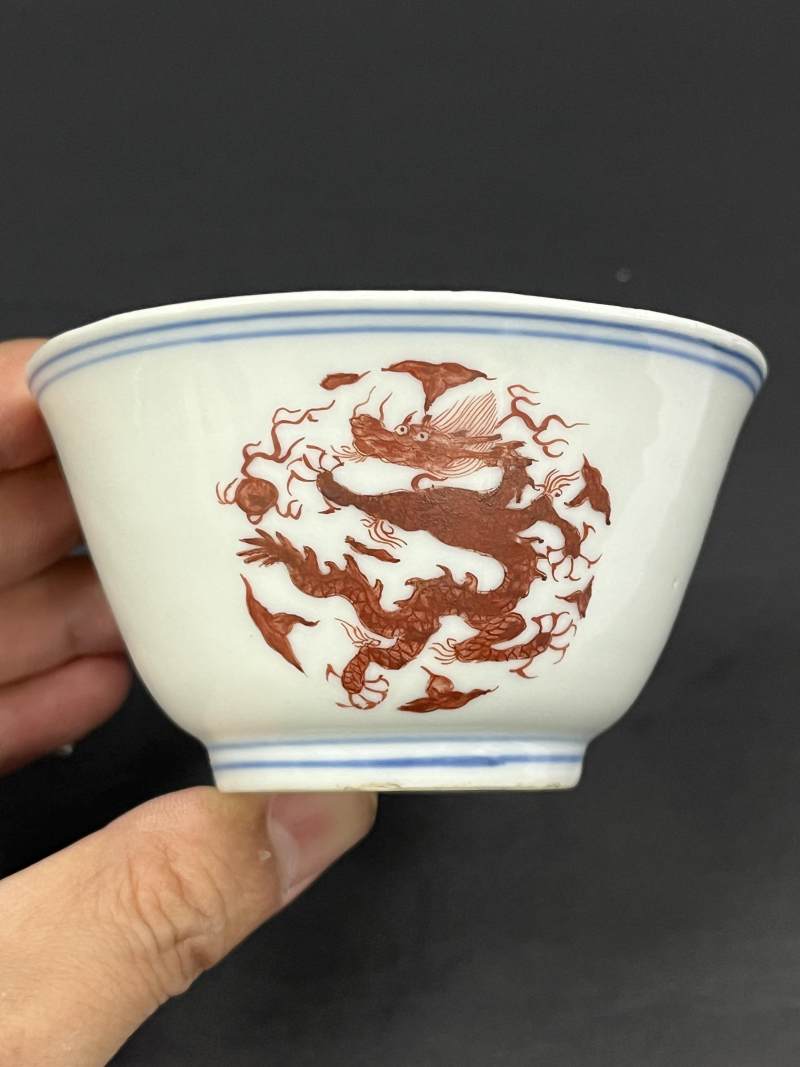 明晚期 青花矾红团龙纹茶圆 - 图4