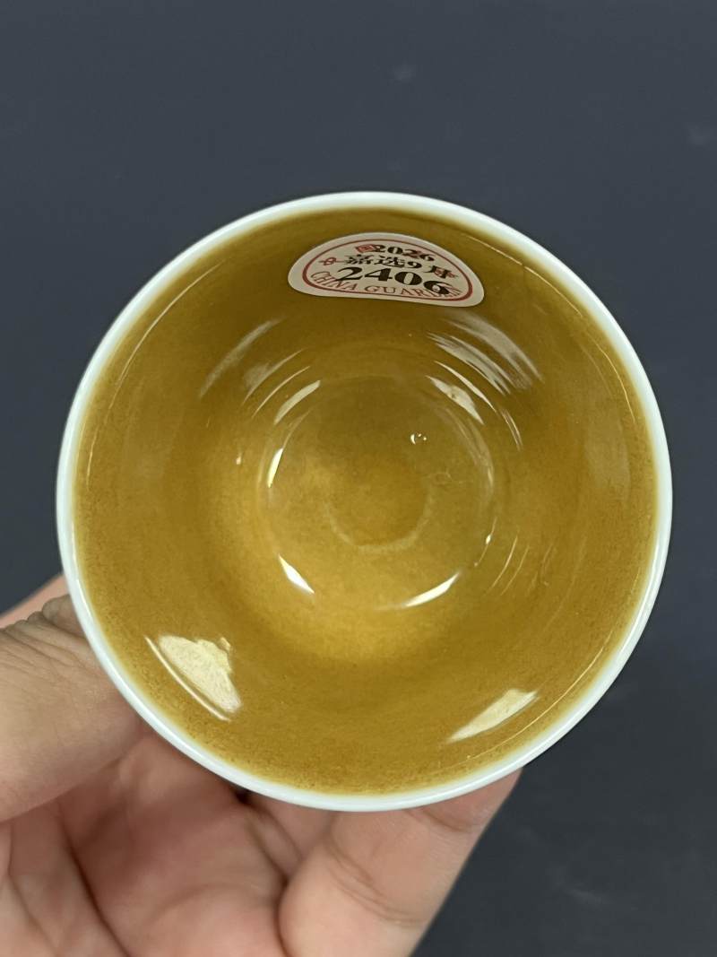 清雍正 内紫金釉外瓜皮绿釉杯 - 图2