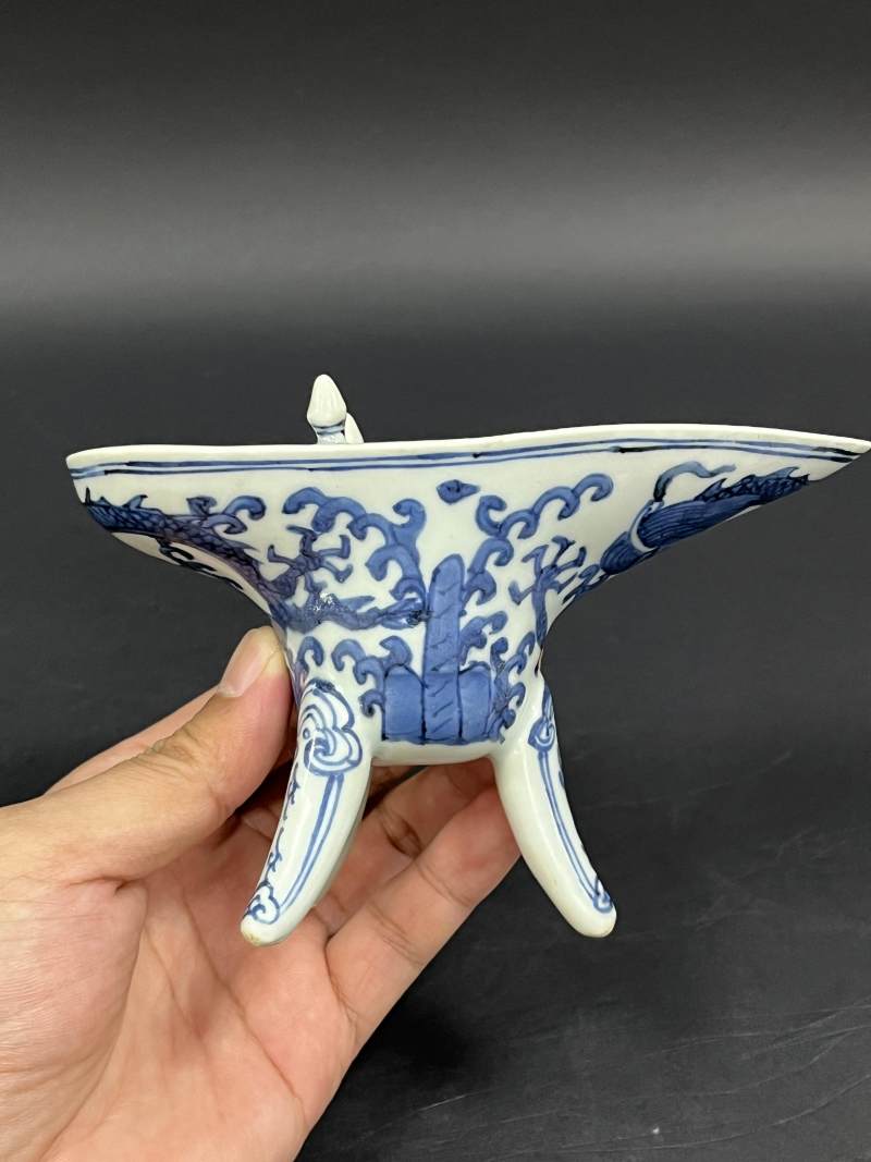 明嘉靖 青花云龙纹爵杯 - 图4