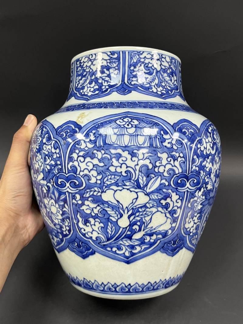 清康熙 青花缠枝莲杂宝纹罐 - 图3